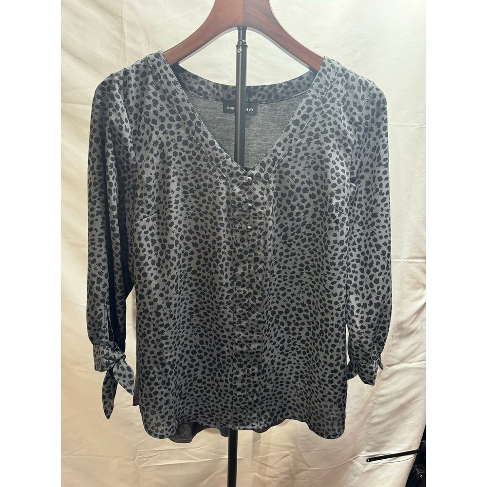 Fortune + Ivy Women’s Small Top 3/4 Sleeve Tie Cuff Black Grey Leopard Top